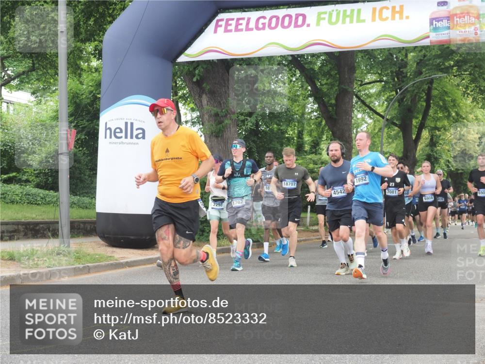 29.06.2025 - hella hamburg halbmarathon KatJ http://msf.ph/oto/8523332 29.06.2025 10:51:23 Zwischen KM18-KM19 1194, 1702, 1992, 2979, 4542, 7081, 8520, 8561 meine-sportfotos.de