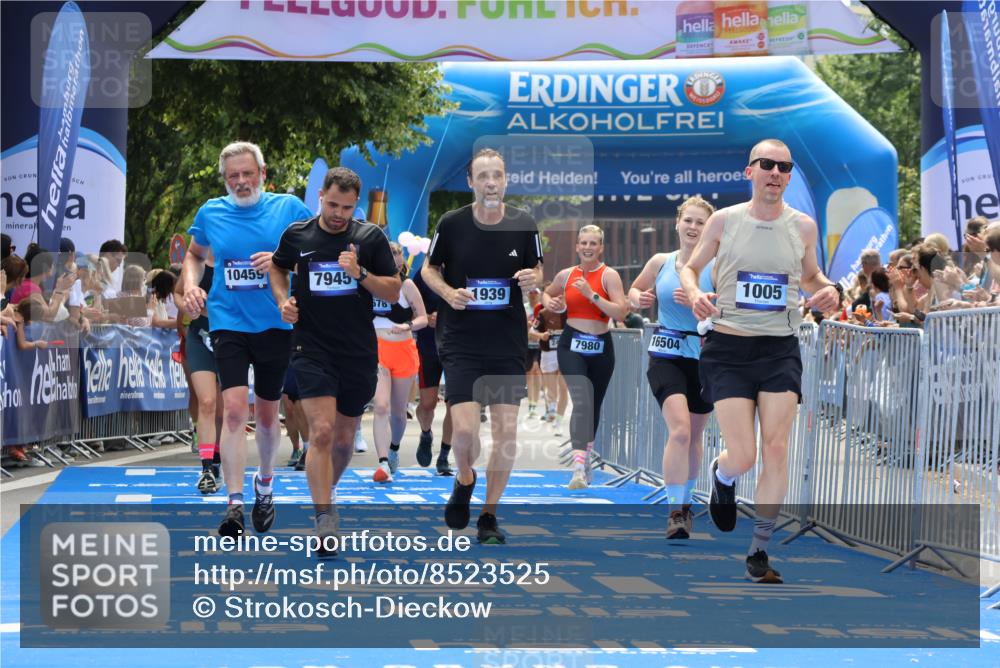 29.06.2025 - hella hamburg halbmarathon Strokosch-Dieckow http://msf.ph/oto/8523525 29.06.2025 11:26:10 Ziel 1005, 1939, 2479, 4166, 6736, 7945, 7980, 9104, 9327, 10050, 11248, 11989, 15948, 16038, 16504, 16541, 17269, 18172, 18385, 18409, 18439, 18661 meine-sportfotos.de
