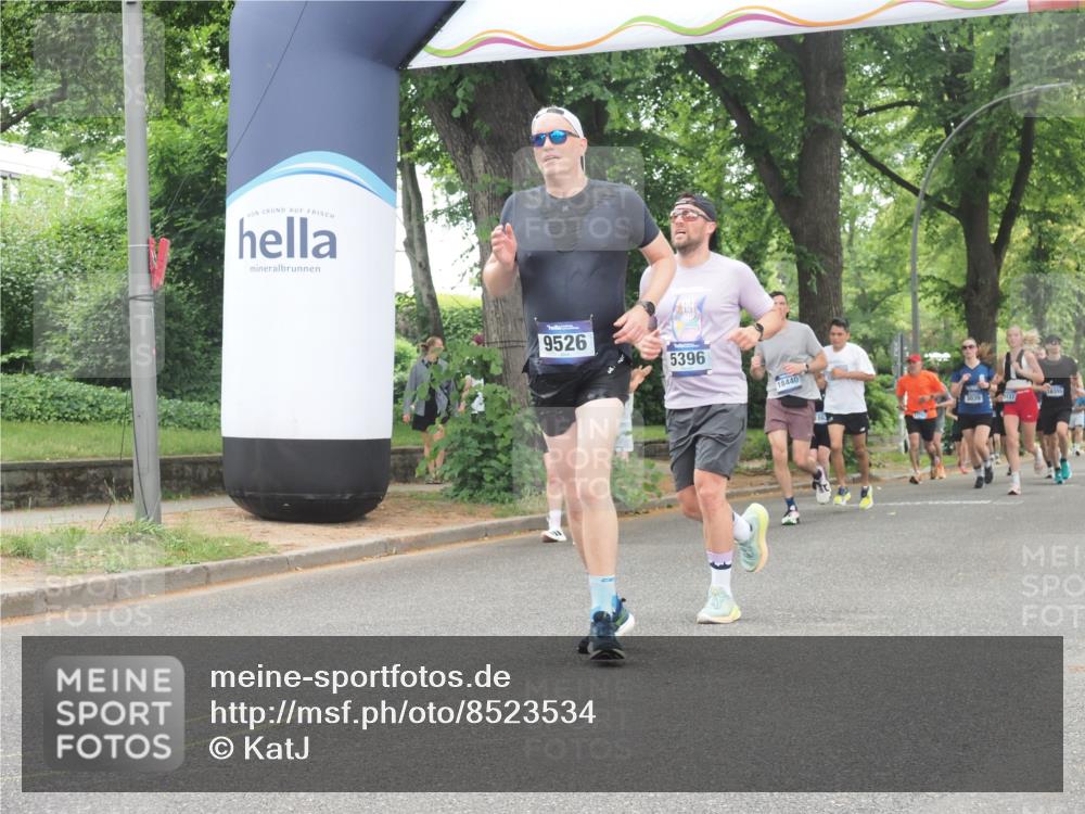 29.06.2025 - hella hamburg halbmarathon KatJ http://msf.ph/oto/8523534 29.06.2025 10:51:29 Zwischen KM18-KM19 1194, 1702, 1992, 2298, 2782, 2979, 4542, 5396, 6585, 6907, 6908, 7042, 7081, 8520, 8561 meine-sportfotos.de