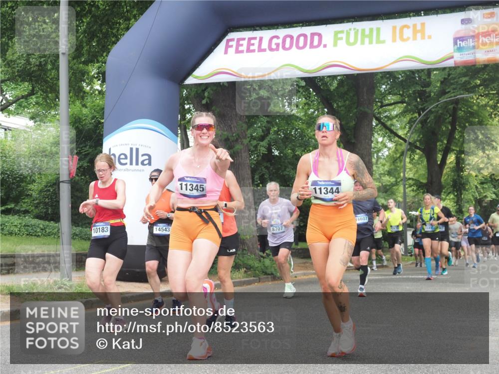 29.06.2025 - hella hamburg halbmarathon KatJ http://msf.ph/oto/8523563 29.06.2025 11:00:58 Zwischen KM18-KM19 2311, 2912, 5986, 7410, 7439, 8607, 8707 meine-sportfotos.de