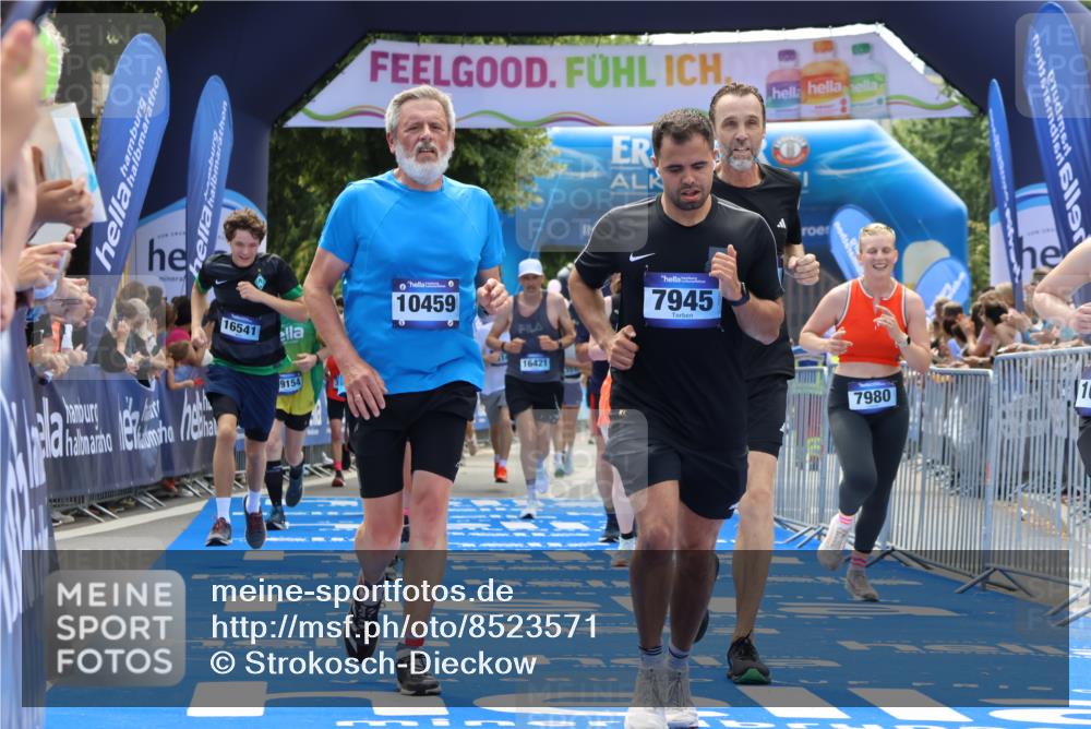 29.06.2025 - hella hamburg halbmarathon Strokosch-Dieckow http://msf.ph/oto/8523571 29.06.2025 11:26:13 Ziel 1005, 1939, 2414, 2479, 3678, 4166, 5814, 6736, 7808, 7945, 7980, 11248, 11989, 15948, 16421, 16422, 16504, 16541, 17736, 18172, 18385, 18439, 18661, 19154 meine-sportfotos.de