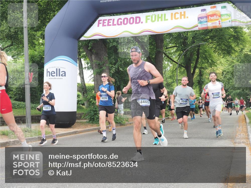 29.06.2025 - hella hamburg halbmarathon KatJ http://msf.ph/oto/8523634 29.06.2025 10:51:34 Zwischen KM18-KM19 1863, 3039, 3182, 3248, 5396, 7042 meine-sportfotos.de