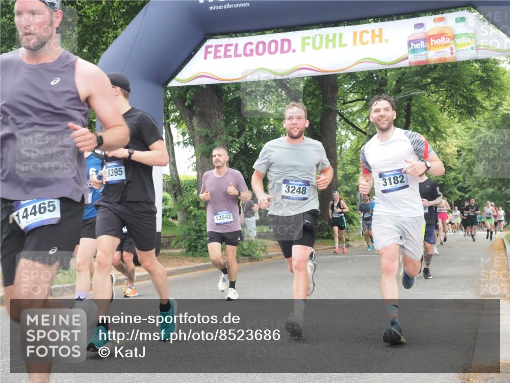 29.06.2025 - hella hamburg halbmarathon KatJ http://msf.ph/oto/8523686 29.06.2025 10:51:35 Zwischen KM18-KM19 1863, 3039, 3182, 3248, 5396, 6100, 7042 meine-sportfotos.de