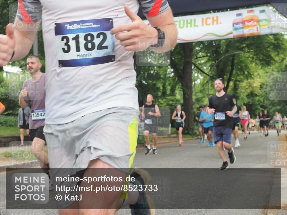 29.06.2025 - hella hamburg halbmarathon KatJ http://msf.ph/oto/8523733 29.06.2025 10:51:36 Zwischen KM18-KM19 1863, 3039, 3182, 3248, 5396, 6100, 7042 meine-sportfotos.de