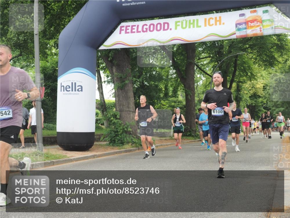 29.06.2025 - hella hamburg halbmarathon KatJ http://msf.ph/oto/8523746 29.06.2025 10:51:37 Zwischen KM18-KM19 1863, 3039, 3182, 3248, 6100, 7042 meine-sportfotos.de