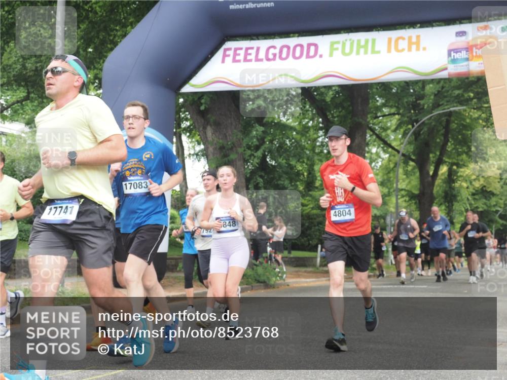 29.06.2025 - hella hamburg halbmarathon KatJ http://msf.ph/oto/8523768 29.06.2025 11:01:05 Zwischen KM18-KM19 2347, 4804, 7924, 8049, 8707 meine-sportfotos.de