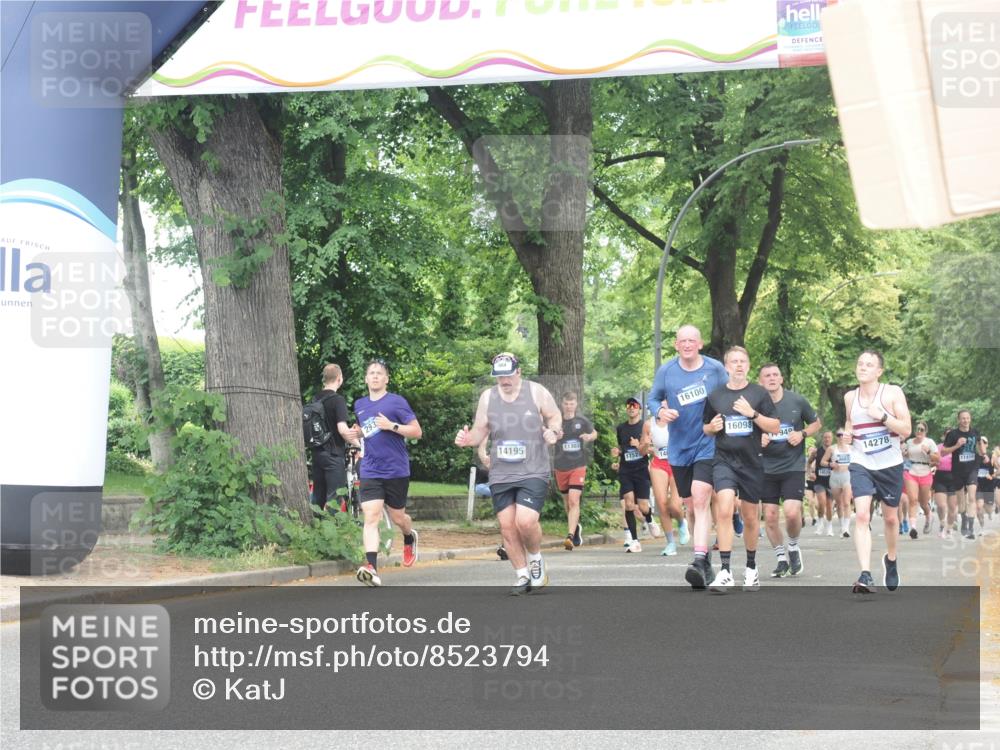29.06.2025 - hella hamburg halbmarathon KatJ http://msf.ph/oto/8523794 29.06.2025 11:01:07 Zwischen KM18-KM19 1993, 2347, 2931, 4804, 7924, 8049 meine-sportfotos.de