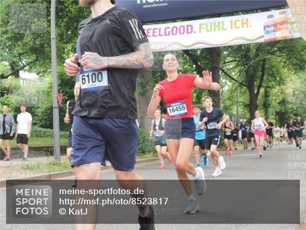 29.06.2025 - hella hamburg halbmarathon KatJ http://msf.ph/oto/8523817 29.06.2025 10:51:38 Zwischen KM18-KM19 1863, 3039, 3182, 3248, 6100, 6174 meine-sportfotos.de