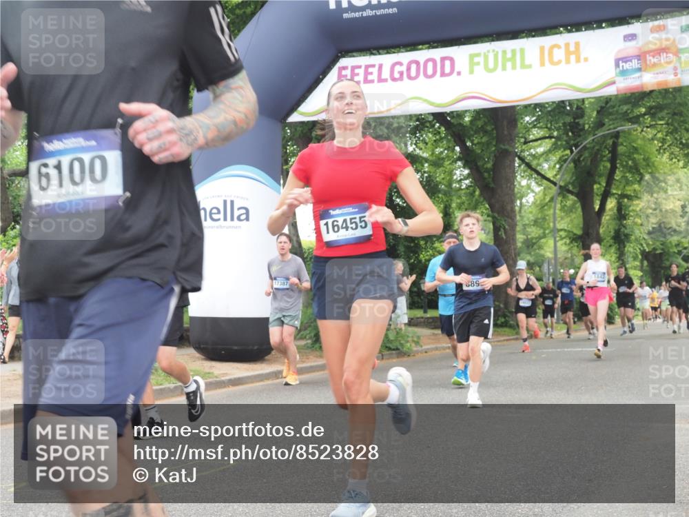 29.06.2025 - hella hamburg halbmarathon KatJ http://msf.ph/oto/8523828 29.06.2025 10:51:39 Zwischen KM18-KM19 1863, 3039, 3182, 3248, 6100, 6174 meine-sportfotos.de