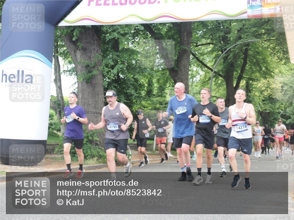 29.06.2025 - hella hamburg halbmarathon KatJ http://msf.ph/oto/8523842 29.06.2025 11:01:08 Zwischen KM18-KM19 1993, 2347, 2931, 4804, 7924, 8049 meine-sportfotos.de