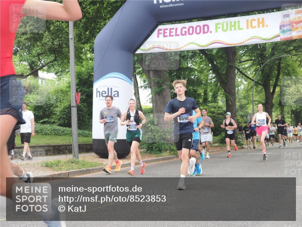 29.06.2025 - hella hamburg halbmarathon KatJ http://msf.ph/oto/8523853 29.06.2025 10:51:39 Zwischen KM18-KM19 1863, 3039, 3182, 3248, 6100, 6174 meine-sportfotos.de