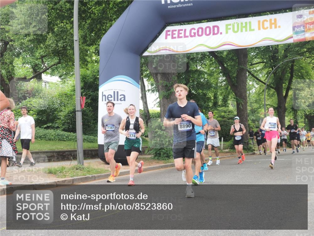 29.06.2025 - hella hamburg halbmarathon KatJ http://msf.ph/oto/8523860 29.06.2025 10:51:39 Zwischen KM18-KM19 1863, 3039, 3182, 3248, 6100, 6174 meine-sportfotos.de