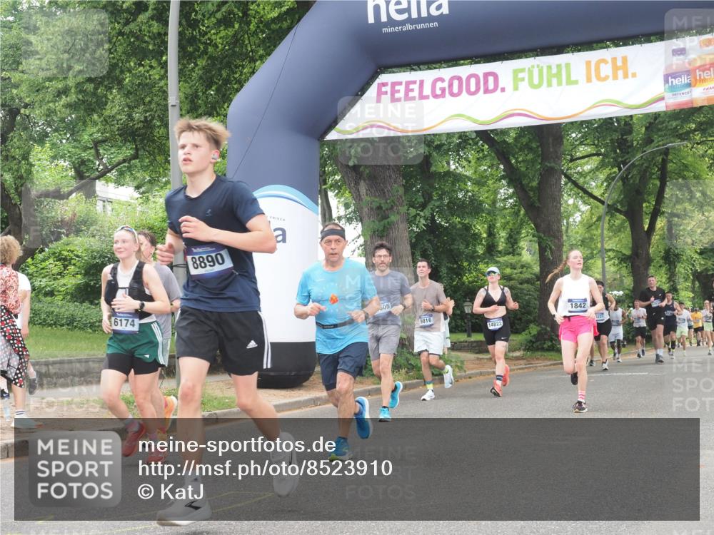 29.06.2025 - hella hamburg halbmarathon KatJ http://msf.ph/oto/8523910 29.06.2025 10:51:40 Zwischen KM18-KM19 1842, 1863, 3039, 3182, 3248, 6100, 6174 meine-sportfotos.de