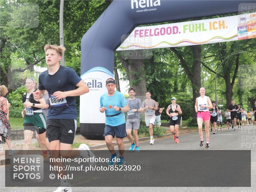 29.06.2025 - hella hamburg halbmarathon KatJ http://msf.ph/oto/8523920 29.06.2025 10:51:40 Zwischen KM18-KM19 1842, 1863, 3039, 3182, 3248, 6100, 6174 meine-sportfotos.de