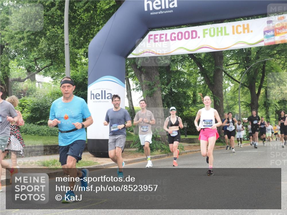 29.06.2025 - hella hamburg halbmarathon KatJ http://msf.ph/oto/8523957 29.06.2025 10:51:41 Zwischen KM18-KM19 1842, 3039, 3182, 3248, 6100, 6174 meine-sportfotos.de
