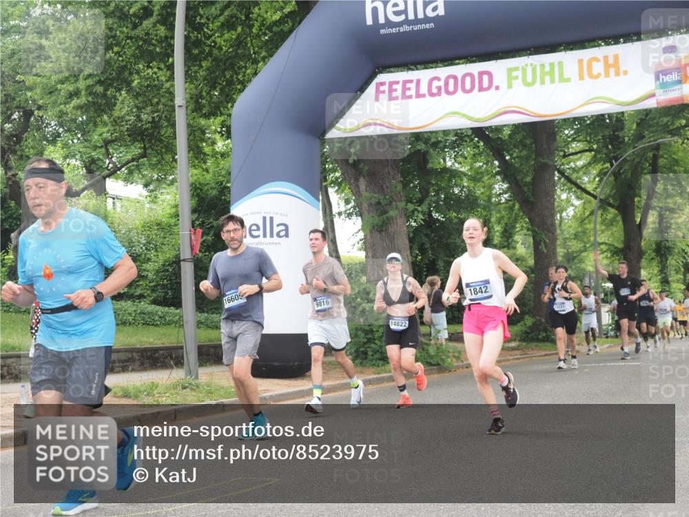 29.06.2025 - hella hamburg halbmarathon KatJ http://msf.ph/oto/8523975 29.06.2025 10:51:41 Zwischen KM18-KM19 1842, 3039, 3182, 3248, 6100, 6174 meine-sportfotos.de