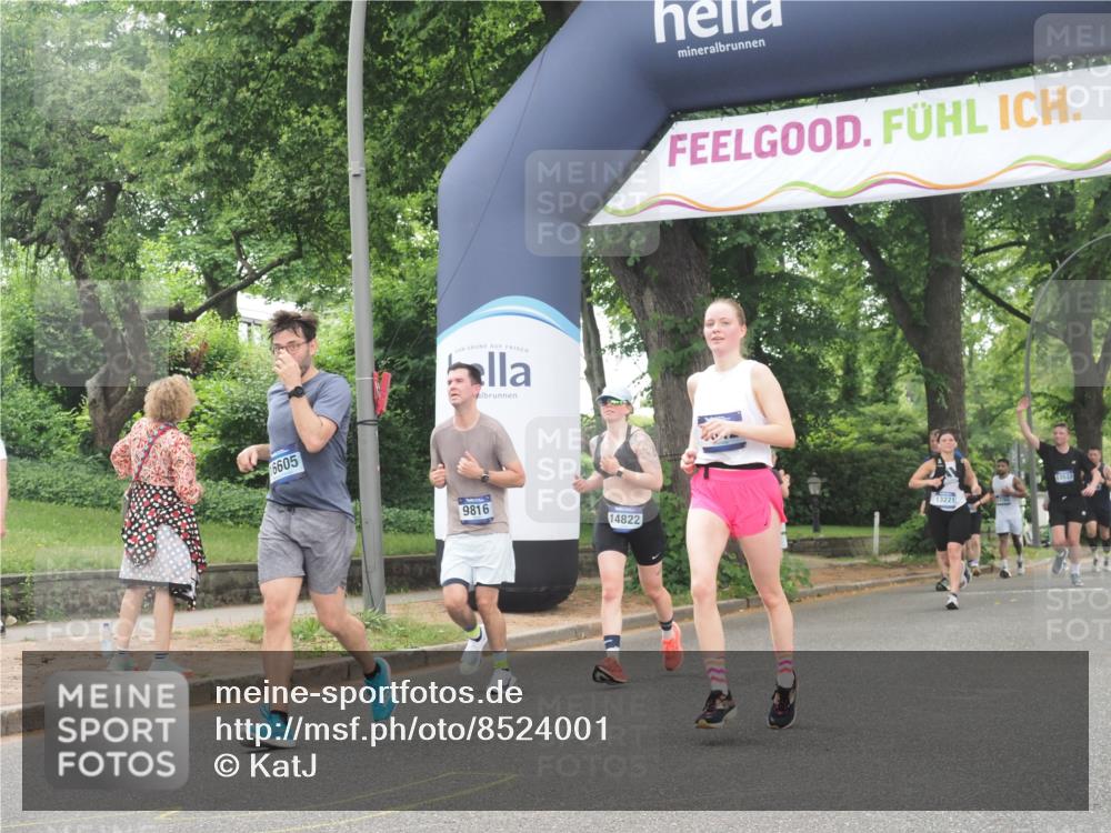 29.06.2025 - hella hamburg halbmarathon KatJ http://msf.ph/oto/8524001 29.06.2025 10:51:42 Zwischen KM18-KM19 1842, 3182, 3248, 6100, 6174 meine-sportfotos.de