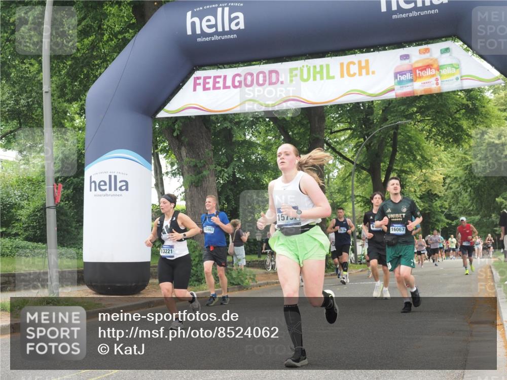 29.06.2025 - hella hamburg halbmarathon KatJ http://msf.ph/oto/8524062 29.06.2025 10:51:45 Zwischen KM18-KM19 1842, 6174, 6714 meine-sportfotos.de