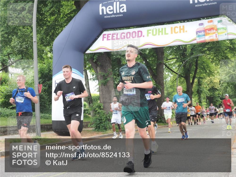 29.06.2025 - hella hamburg halbmarathon KatJ http://msf.ph/oto/8524133 29.06.2025 10:51:47 Zwischen KM18-KM19 1842, 6714 meine-sportfotos.de