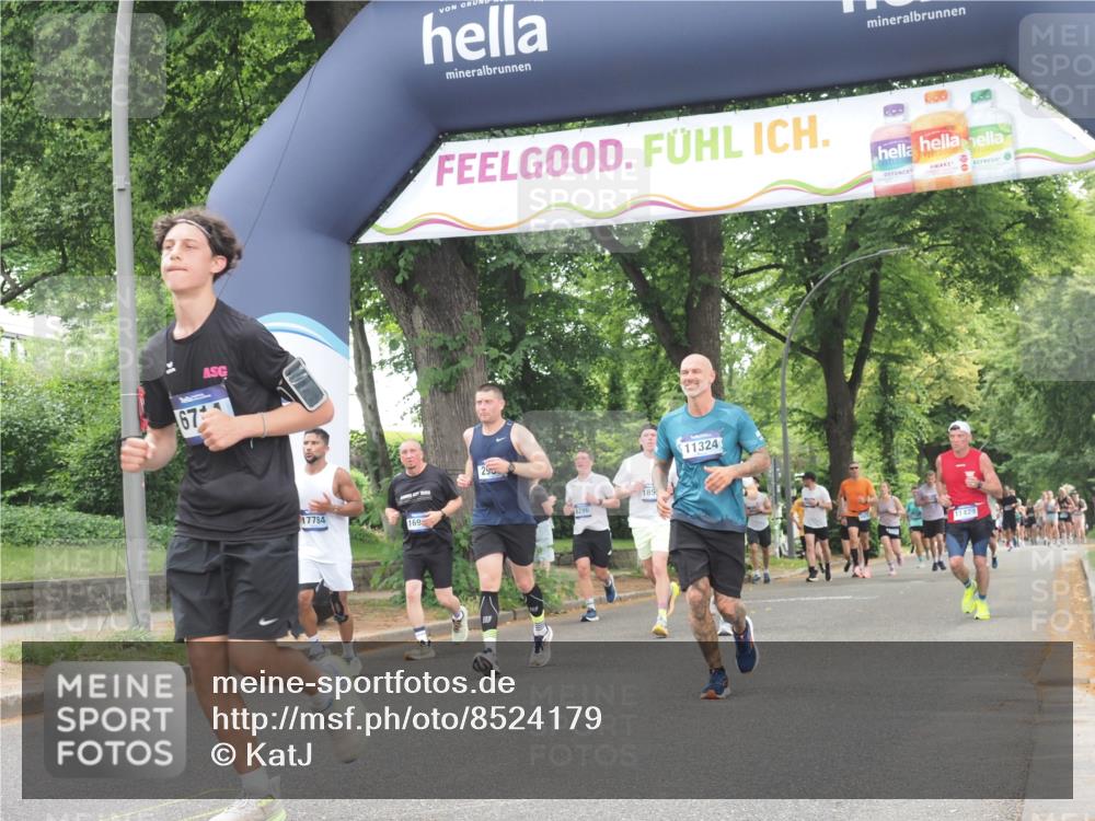 29.06.2025 - hella hamburg halbmarathon KatJ http://msf.ph/oto/8524179 29.06.2025 10:51:48 Zwischen KM18-KM19 1842, 2936, 6714 meine-sportfotos.de