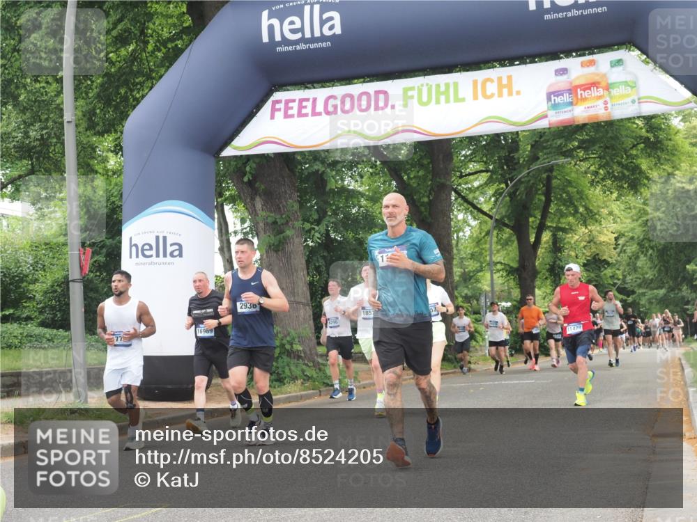 29.06.2025 - hella hamburg halbmarathon KatJ http://msf.ph/oto/8524205 29.06.2025 10:51:49 Zwischen KM18-KM19 2936, 6714 meine-sportfotos.de