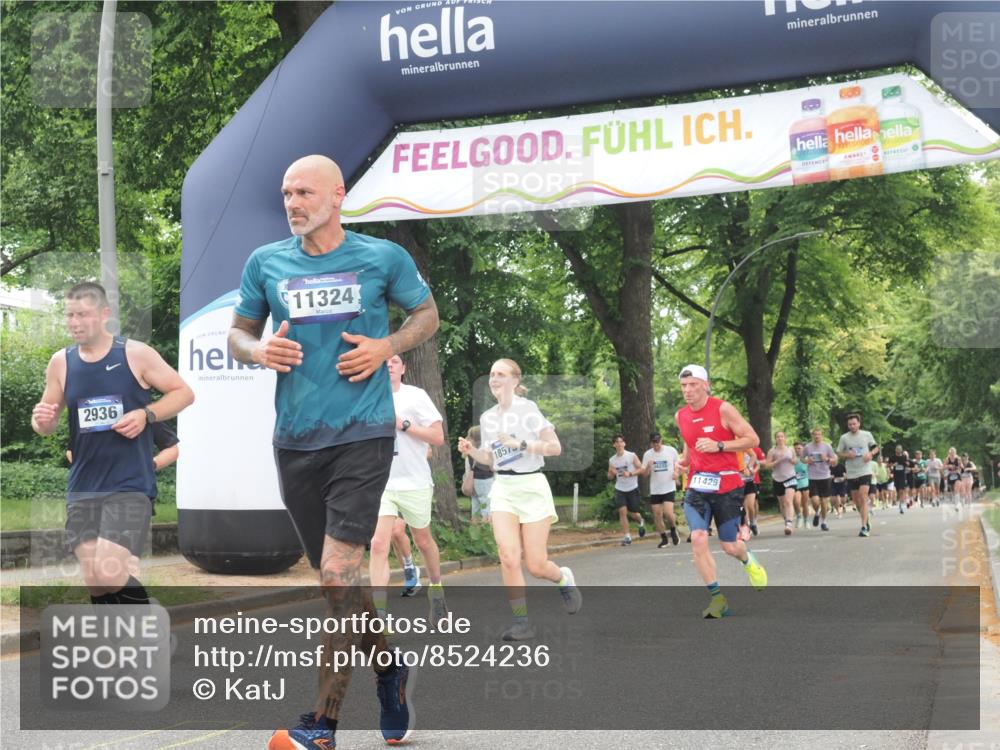 29.06.2025 - hella hamburg halbmarathon KatJ http://msf.ph/oto/8524236 29.06.2025 10:51:50 Zwischen KM18-KM19 2936, 6714 meine-sportfotos.de