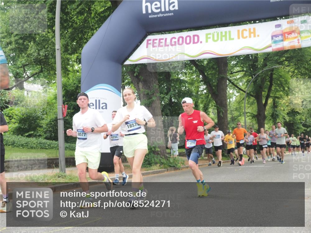 29.06.2025 - hella hamburg halbmarathon KatJ http://msf.ph/oto/8524271 29.06.2025 10:51:51 Zwischen KM18-KM19 2936, 6714 meine-sportfotos.de