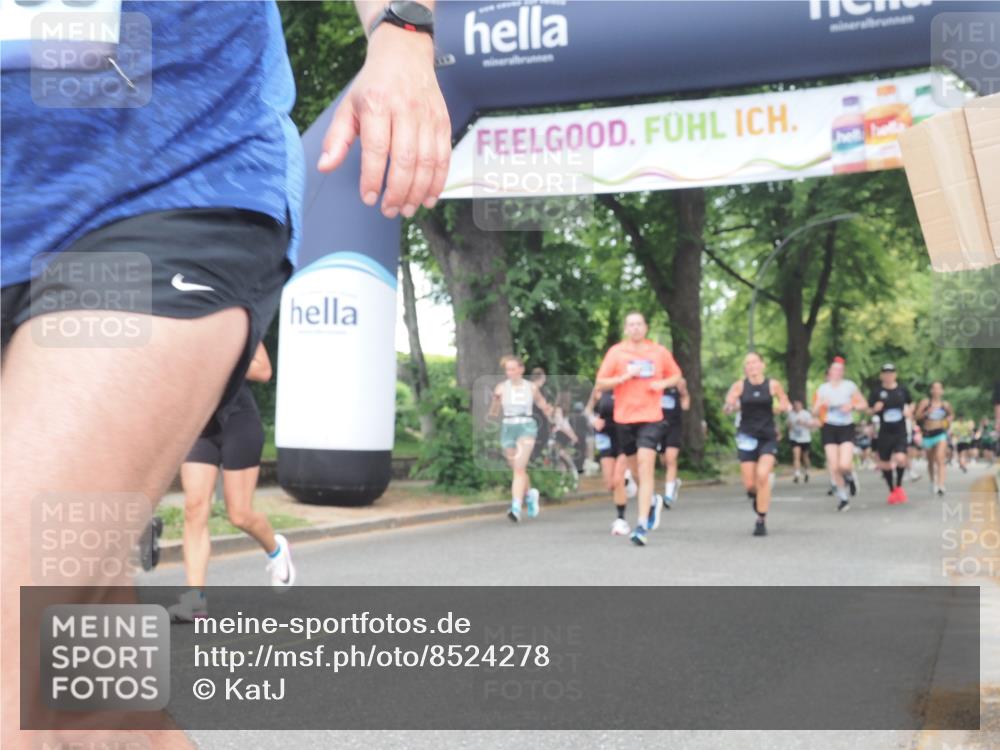 29.06.2025 - hella hamburg halbmarathon KatJ http://msf.ph/oto/8524278 29.06.2025 11:01:24 Zwischen KM18-KM19 1554, 5608, 7187, 8309, 8558 meine-sportfotos.de