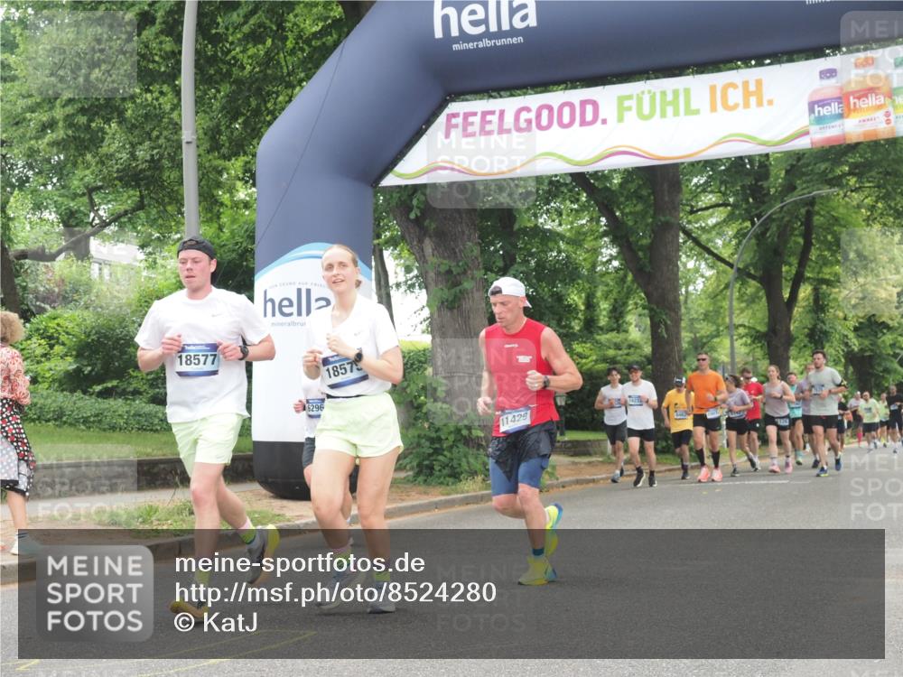 29.06.2025 - hella hamburg halbmarathon KatJ http://msf.ph/oto/8524280 29.06.2025 10:51:51 Zwischen KM18-KM19 2936, 6714 meine-sportfotos.de