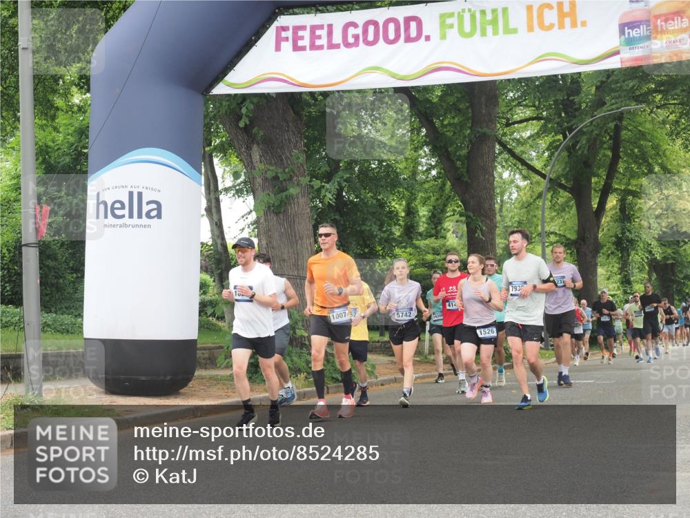 29.06.2025 - hella hamburg halbmarathon KatJ http://msf.ph/oto/8524285 29.06.2025 10:51:54 Zwischen KM18-KM19 1526, 2936, 5742, 0000, 6462, 7935 meine-sportfotos.de