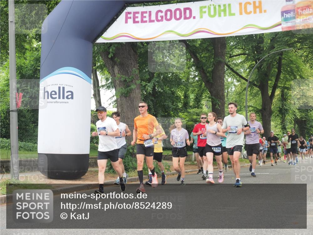 29.06.2025 - hella hamburg halbmarathon KatJ http://msf.ph/oto/8524289 29.06.2025 10:51:54 Zwischen KM18-KM19 1526, 2936, 5742, 0000, 6462, 7935 meine-sportfotos.de