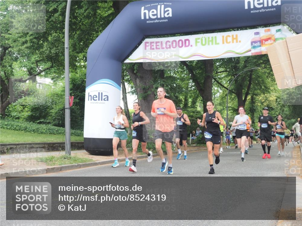 29.06.2025 - hella hamburg halbmarathon KatJ http://msf.ph/oto/8524319 29.06.2025 11:01:25 Zwischen KM18-KM19 1244, 1554, 1820, 5608, 8309, 8558 meine-sportfotos.de