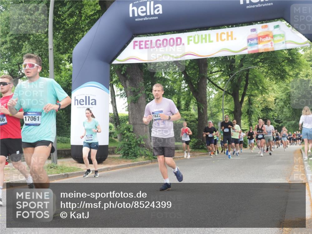 29.06.2025 - hella hamburg halbmarathon KatJ http://msf.ph/oto/8524399 29.06.2025 10:51:58 Zwischen KM18-KM19 1526, 4146, 5742, 0000, 6462, 7935 meine-sportfotos.de