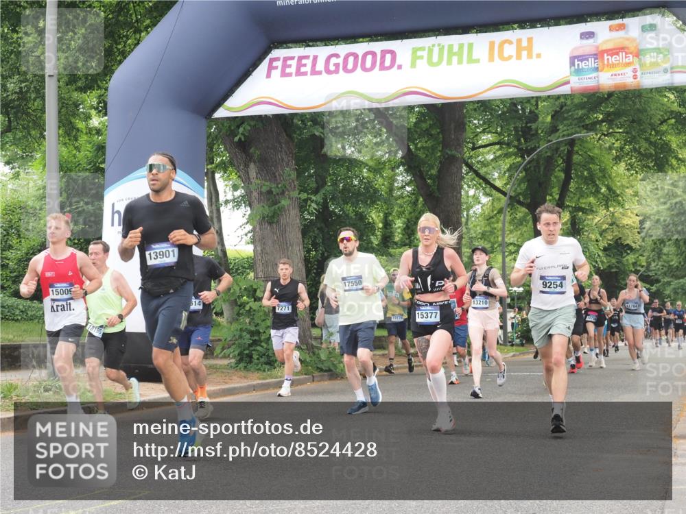 29.06.2025 - hella hamburg halbmarathon KatJ http://msf.ph/oto/8524428 29.06.2025 10:52:02 Zwischen KM18-KM19 1526, 4146, 4613, 7271, 7935 meine-sportfotos.de