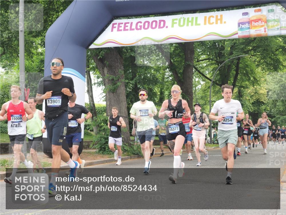 29.06.2025 - hella hamburg halbmarathon KatJ http://msf.ph/oto/8524434 29.06.2025 10:52:02 Zwischen KM18-KM19 1526, 4146, 4613, 7271, 7935 meine-sportfotos.de