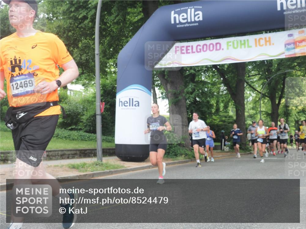 29.06.2025 - hella hamburg halbmarathon KatJ http://msf.ph/oto/8524479 29.06.2025 11:01:31 Zwischen KM18-KM19 1244, 1820 meine-sportfotos.de