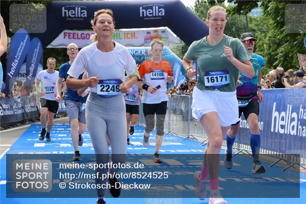 29.06.2025 - hella hamburg halbmarathon Strokosch-Dieckow http://msf.ph/oto/8524525 29.06.2025 11:27:29 Ziel 1187, 2249, 2305, 4161, 4194, 5061, 5793, 6285, 6347, 6578, 7604, 8050, 8124, 8146, 11269, 11787, 12663, 13820, 14029, 14105, 15153, 16171, 16451, 18170 meine-sportfotos.de