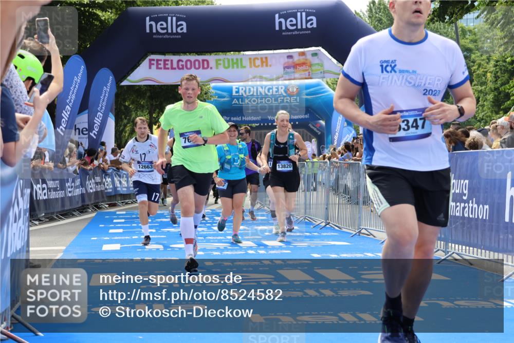 29.06.2025 - hella hamburg halbmarathon Strokosch-Dieckow http://msf.ph/oto/8524582 29.06.2025 11:27:32 Ziel 1187, 2249, 2305, 3707, 4161, 4194, 5061, 6285, 6347, 6578, 7295, 7375, 7604, 8050, 8146, 10013, 11269, 11787, 12663, 13820, 14029, 14105, 15153, 16171, 16451, 18070, 18071, 18170 meine-sportfotos.de
