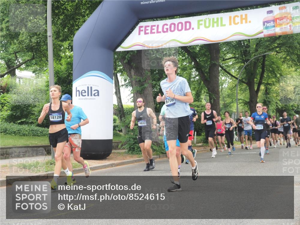 29.06.2025 - hella hamburg halbmarathon KatJ http://msf.ph/oto/8524615 29.06.2025 10:52:11 Zwischen KM18-KM19 1186, 1229, 1885, 2490, 5073, 6706, 7474, 7907 meine-sportfotos.de