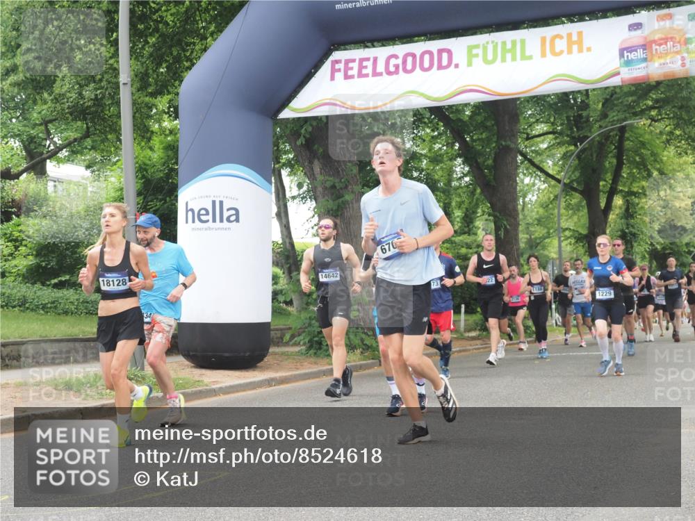 29.06.2025 - hella hamburg halbmarathon KatJ http://msf.ph/oto/8524618 29.06.2025 10:52:11 Zwischen KM18-KM19 1186, 1229, 1885, 2490, 5073, 6706, 7474, 7907 meine-sportfotos.de