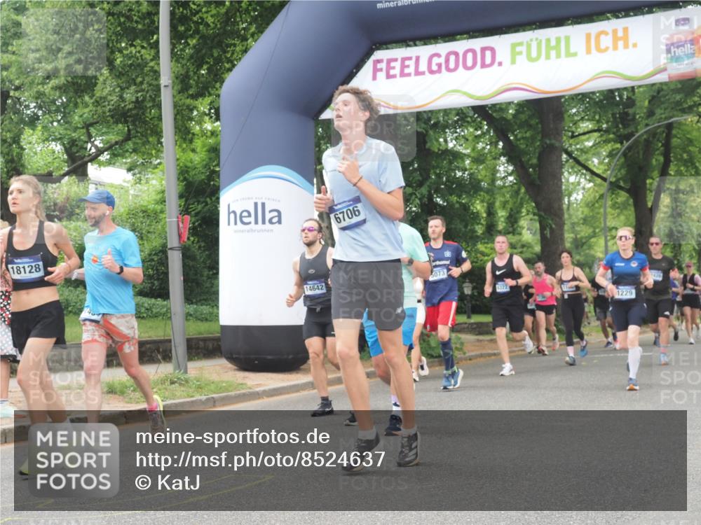 29.06.2025 - hella hamburg halbmarathon KatJ http://msf.ph/oto/8524637 29.06.2025 10:52:11 Zwischen KM18-KM19 1186, 1229, 1885, 2490, 5073, 6706, 7474, 7907 meine-sportfotos.de