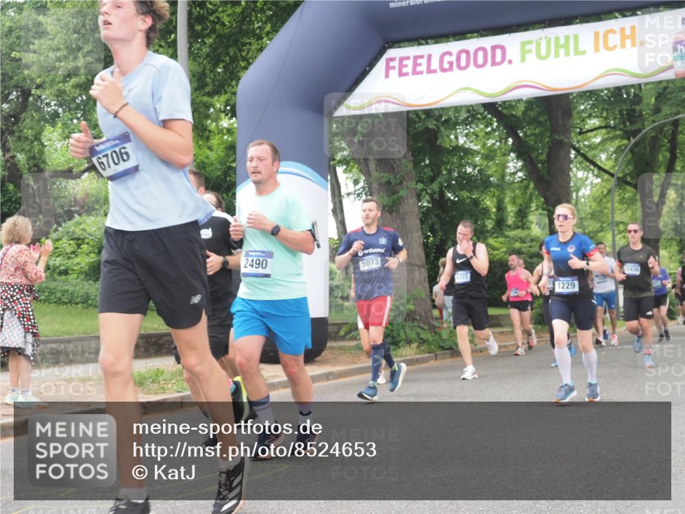 29.06.2025 - hella hamburg halbmarathon KatJ http://msf.ph/oto/8524653 29.06.2025 10:52:12 Zwischen KM18-KM19 1186, 1229, 1885, 2490, 5073, 6706, 7907 meine-sportfotos.de