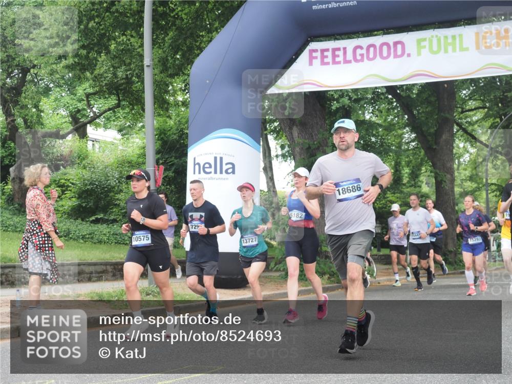 29.06.2025 - hella hamburg halbmarathon KatJ http://msf.ph/oto/8524693 29.06.2025 11:01:38 Zwischen KM18-KM19 1308, 1372, 1382, 3210, 5182 meine-sportfotos.de
