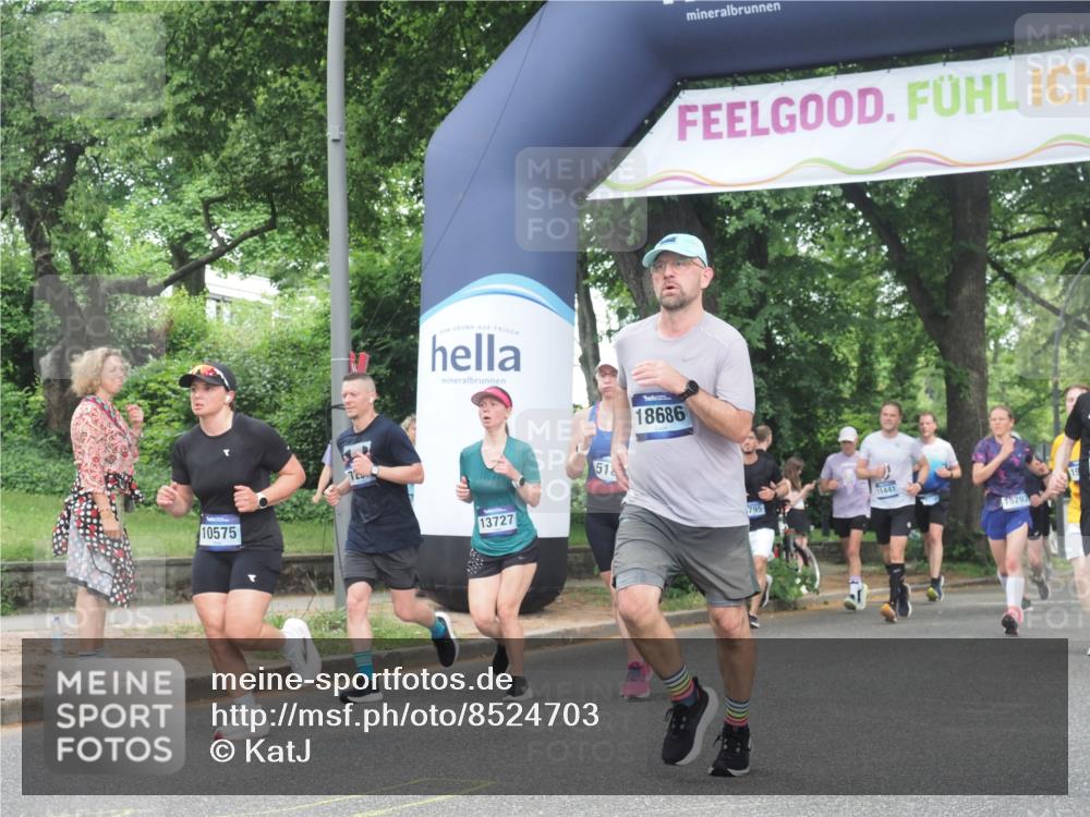 29.06.2025 - hella hamburg halbmarathon KatJ http://msf.ph/oto/8524703 29.06.2025 11:01:39 Zwischen KM18-KM19 1308, 1372, 1382, 3210, 4795, 5182, 7291 meine-sportfotos.de