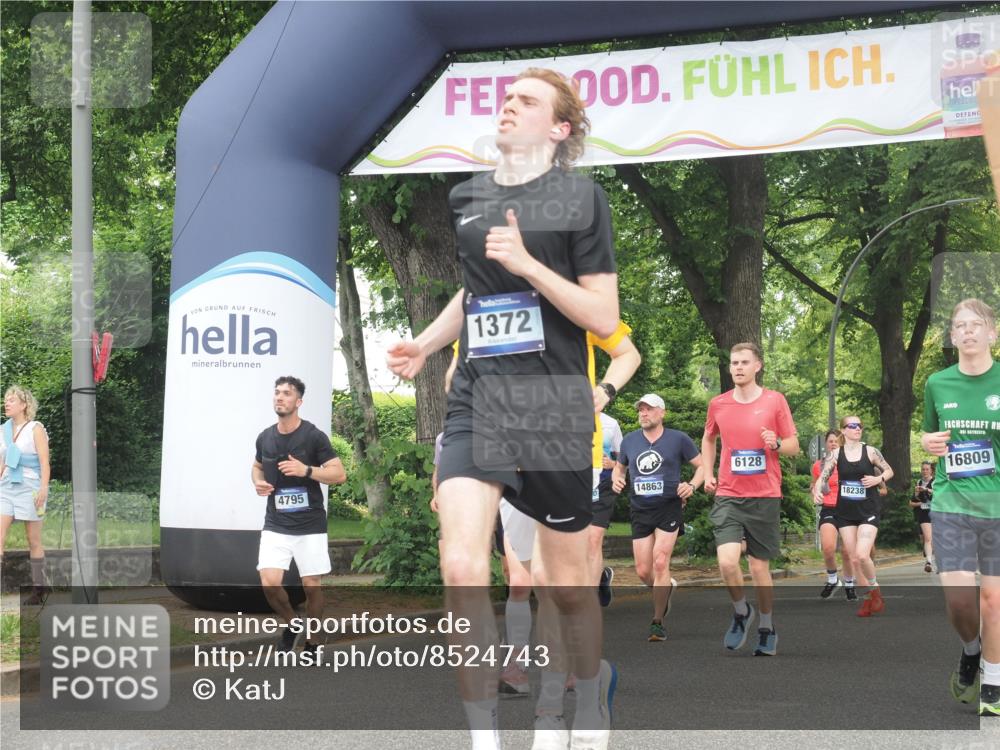 29.06.2025 - hella hamburg halbmarathon KatJ http://msf.ph/oto/8524743 29.06.2025 11:01:40 Zwischen KM18-KM19 1308, 1372, 1382, 3210, 4795, 5182, 6128, 7291 meine-sportfotos.de