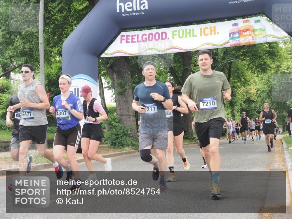 29.06.2025 - hella hamburg halbmarathon KatJ http://msf.ph/oto/8524754 29.06.2025 10:52:18 Zwischen KM18-KM19 1186, 1229, 1559, 2136, 4307, 5073, 6322, 7210, 7211, 7888, 7907 meine-sportfotos.de