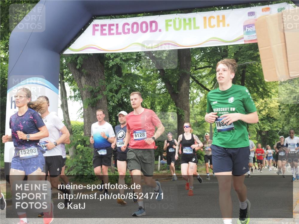 29.06.2025 - hella hamburg halbmarathon KatJ http://msf.ph/oto/8524771 29.06.2025 11:01:41 Zwischen KM18-KM19 1308, 1372, 1382, 3210, 4795, 5182, 6128, 7291 meine-sportfotos.de