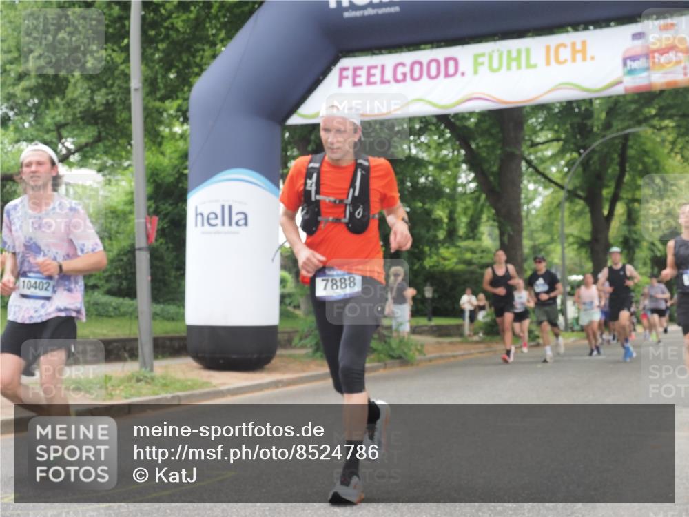 29.06.2025 - hella hamburg halbmarathon KatJ http://msf.ph/oto/8524786 29.06.2025 10:52:20 Zwischen KM18-KM19 1559, 2136, 3328, 4307, 6322, 7210, 7211, 7888 meine-sportfotos.de