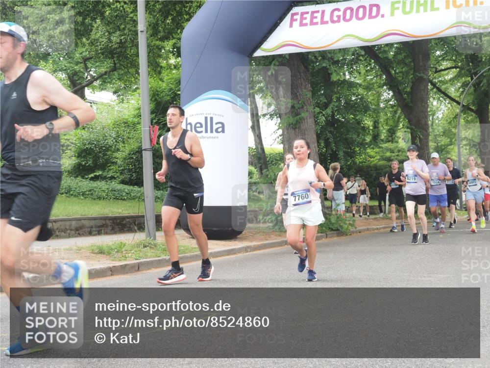 29.06.2025 - hella hamburg halbmarathon KatJ http://msf.ph/oto/8524860 29.06.2025 10:52:24 Zwischen KM18-KM19 1062, 1559, 3328, 7760, 7888, 8171, 8219 meine-sportfotos.de