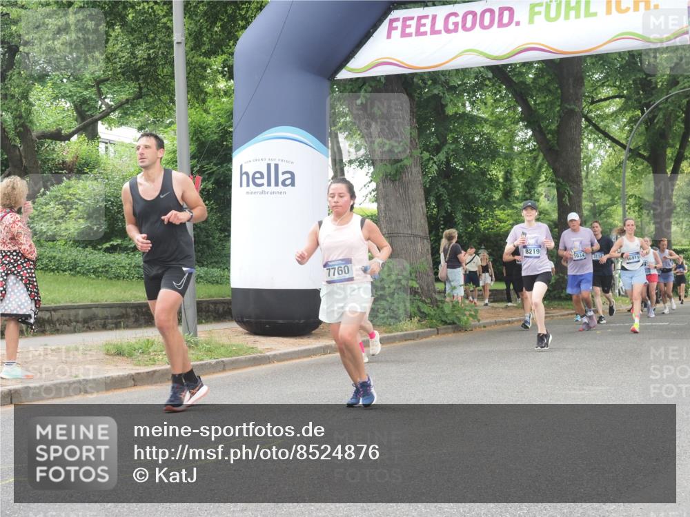 29.06.2025 - hella hamburg halbmarathon KatJ http://msf.ph/oto/8524876 29.06.2025 10:52:24 Zwischen KM18-KM19 1062, 1559, 3328, 7760, 7888, 8171, 8219 meine-sportfotos.de